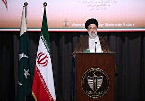 رئيسي يدعو لإضفاء الطابع الرسمي على أي تجارة غير رسمية بين إيران وباكستان